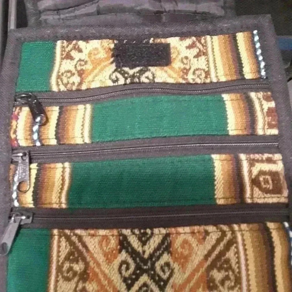 Crossbody bag with adjustable strap - Picture 3 of 8